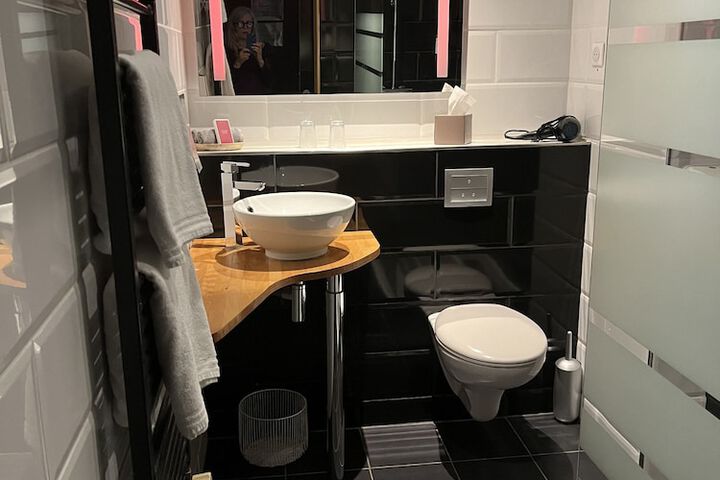 Room 44 of 57