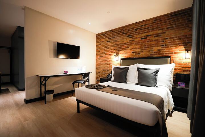 Room 15 of 51