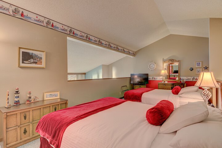 Room 4 of 124