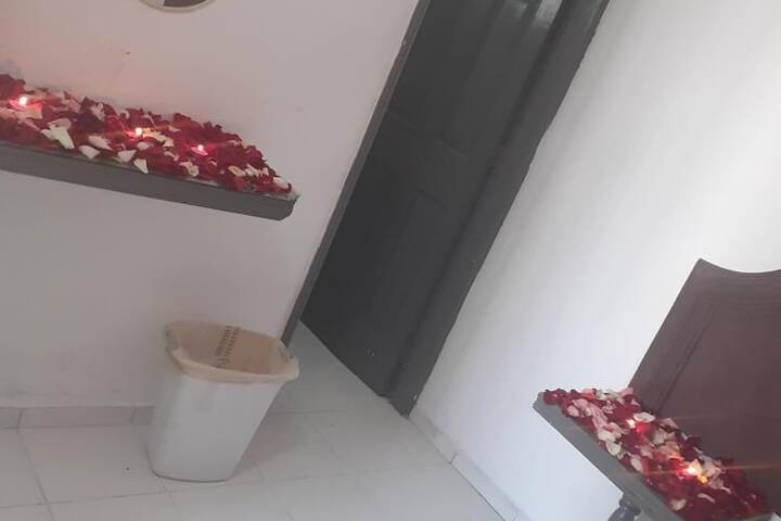Room 14 of 33