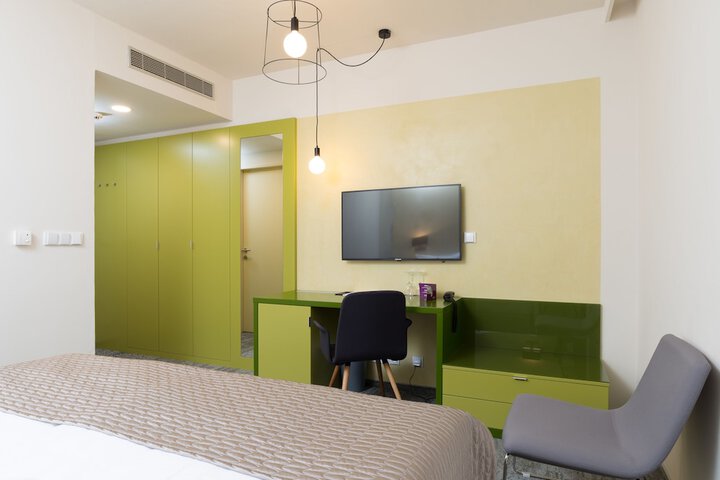 Room 15 of 47