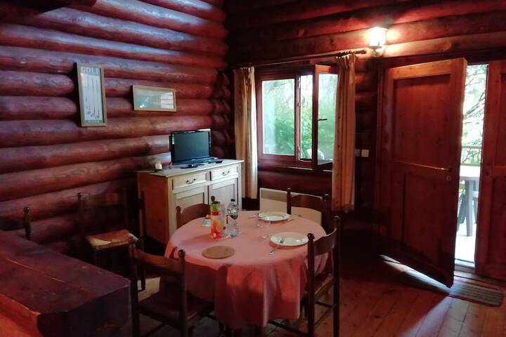 Room 11 of 28