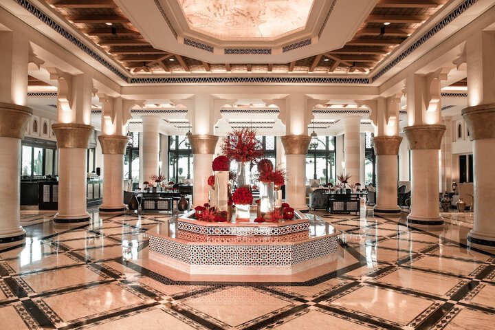 Entrance & Lobby