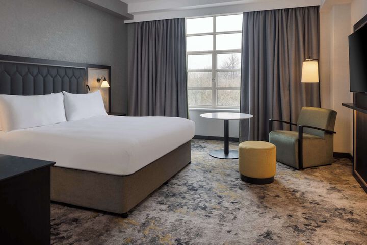 Room 25 of 177