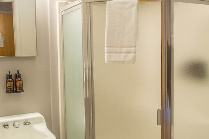 Room 17 of 24