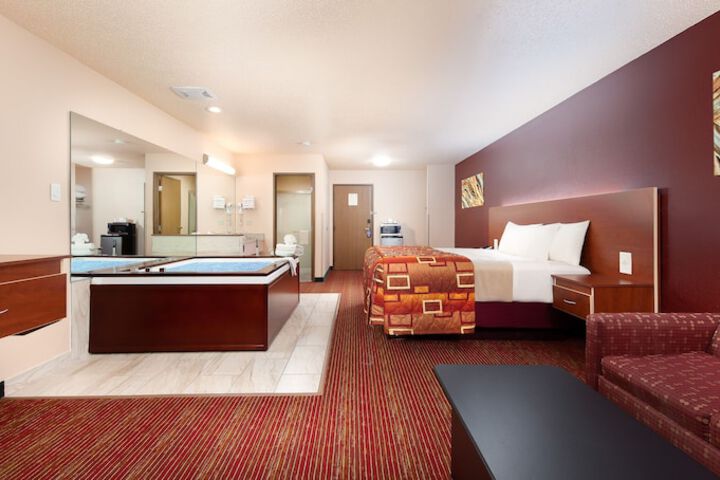 Studio Suite (6 of 12)