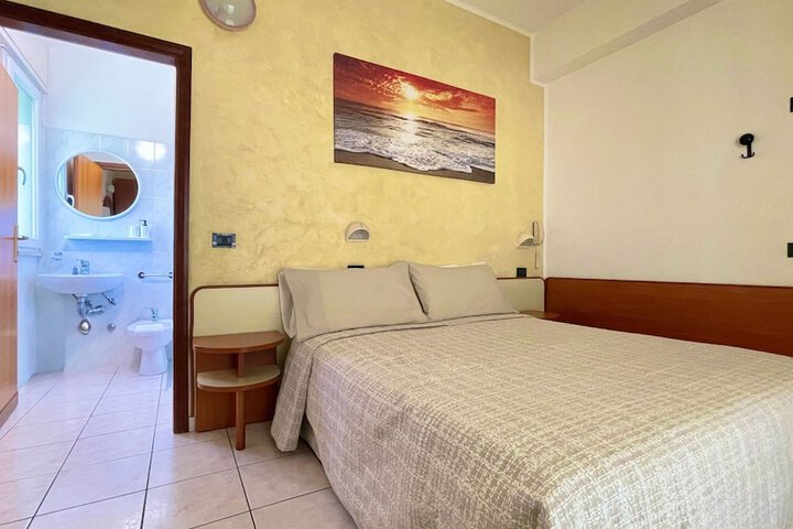 Room 14 of 87