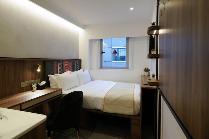Room 17 of 35
