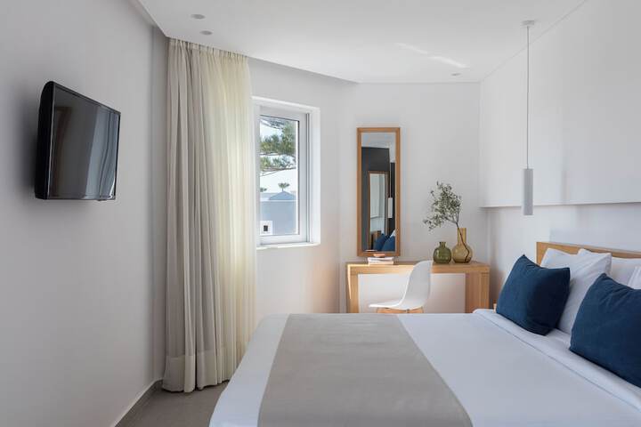 Room 3 of 64