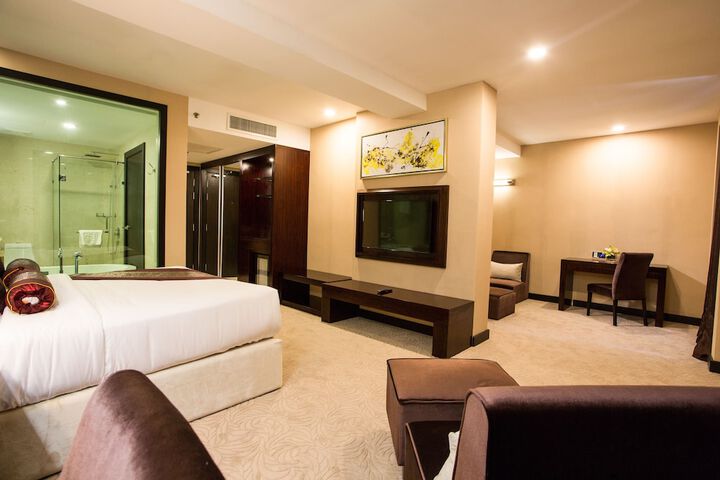 Room 15 of 50