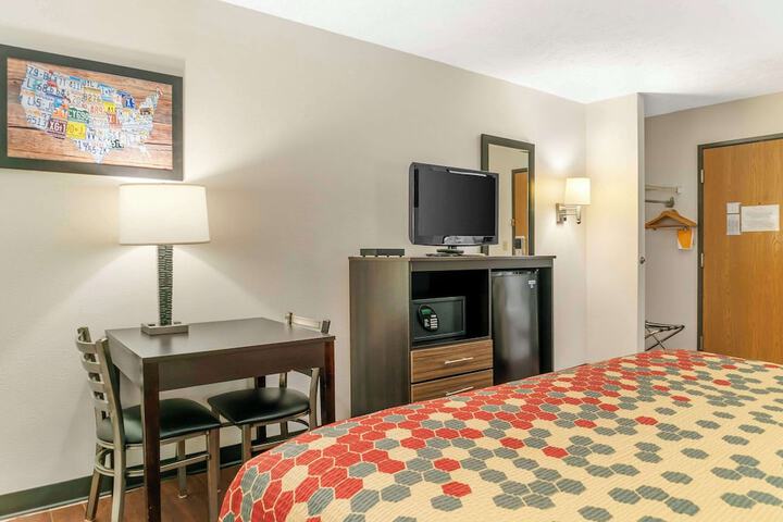 Room 19 of 37