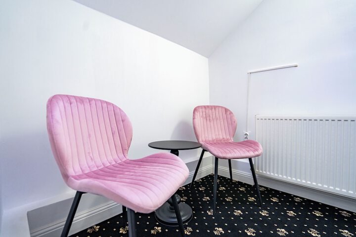 Room 8 of 40