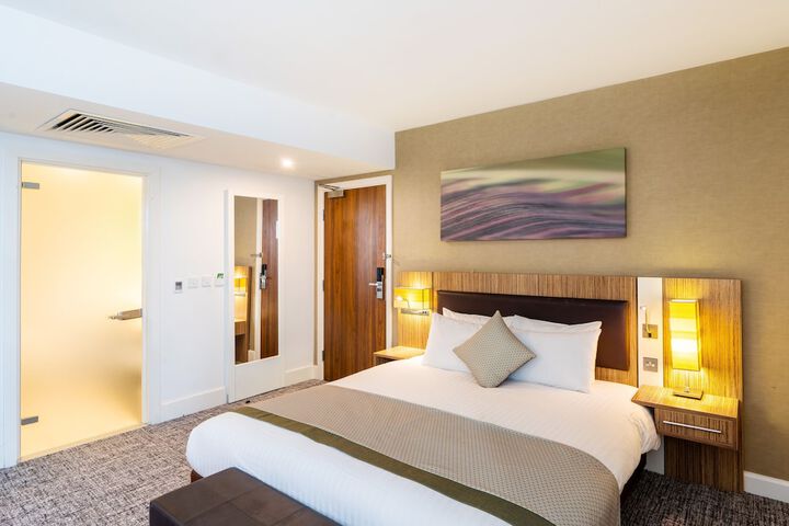 Room 11 of 74