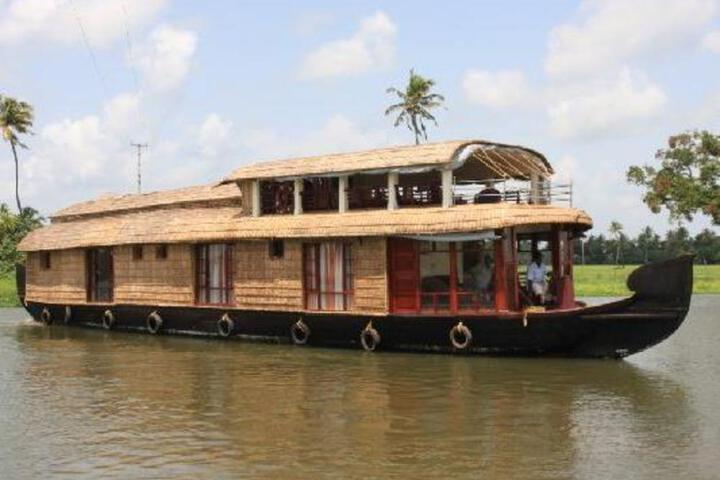Angel Queen Houseboats