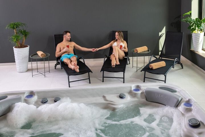 Hot Tub 29 of 98