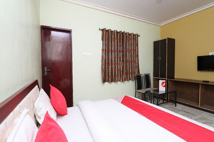 Room 11 of 27