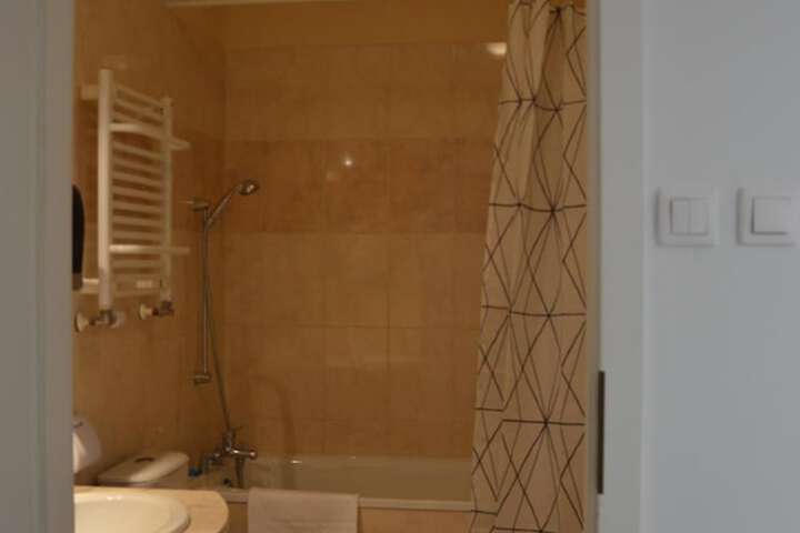 Room 43 of 46