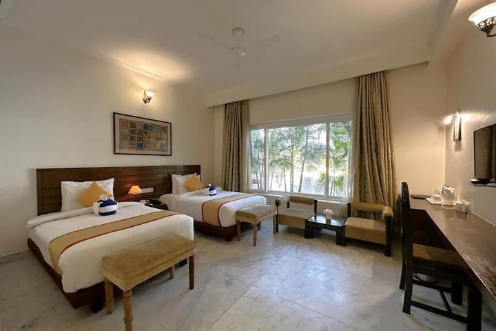Room 3 of 15