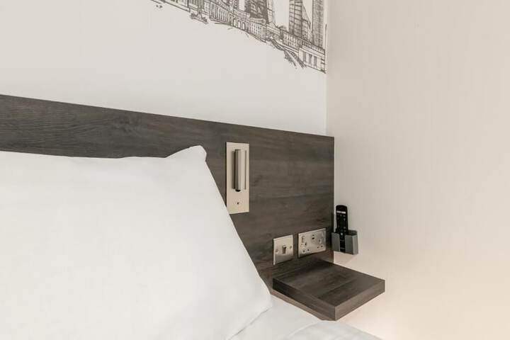 Room 41 of 59