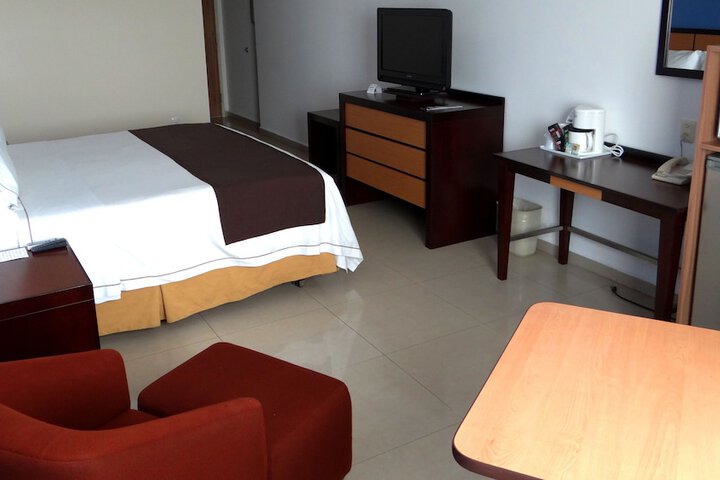 Room 5 of 91