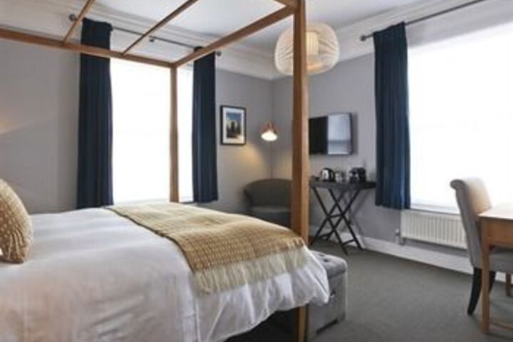 Room 13 of 25