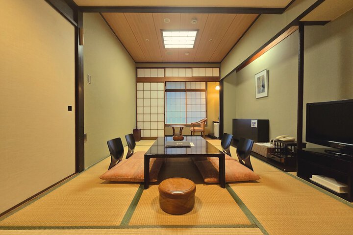 Room 15 of 53