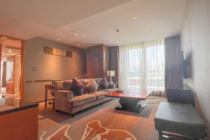 Room 5 of 33