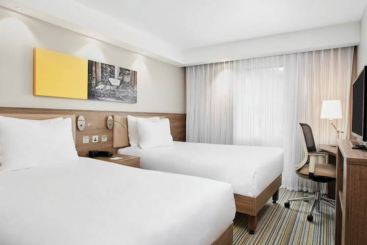 Room 7 of 17