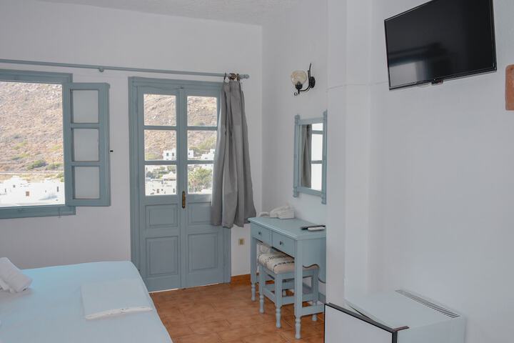 Room 26 of 106