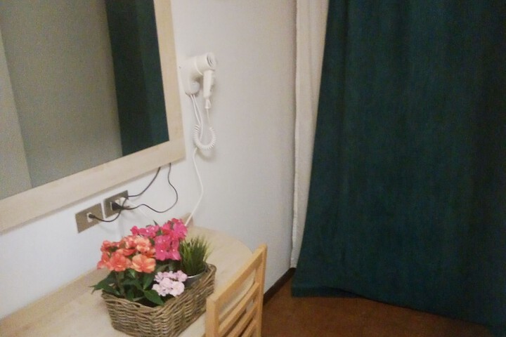 Room 18 of 35