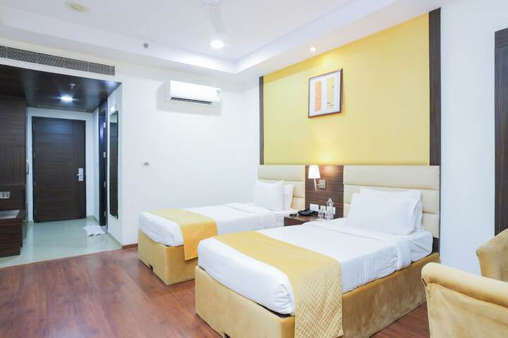 Room 28 of 80
