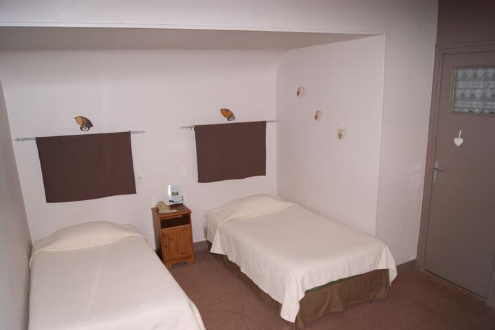 Room 18 of 34