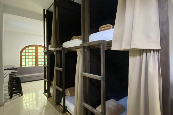 Room 12 of 36