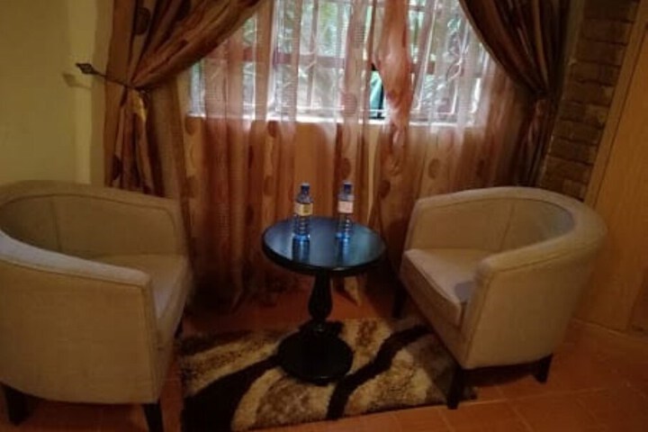 Room 13 of 31