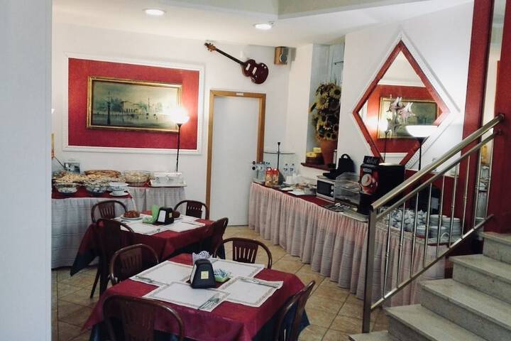 Breakfast area