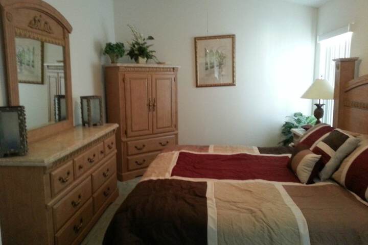 Room 7 of 18