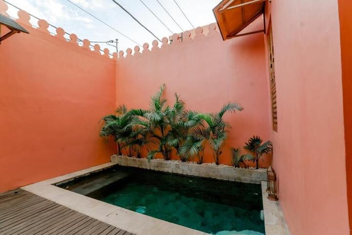 Pool 22 of 34