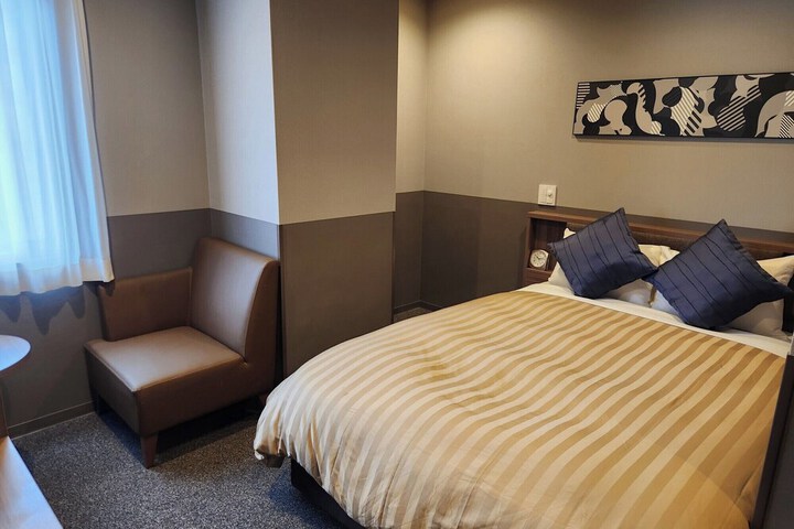 Room 9 of 29