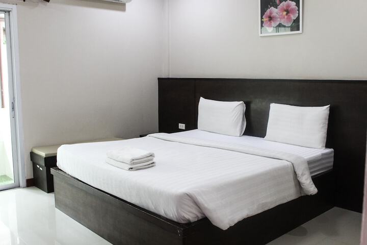 Room 5 of 48