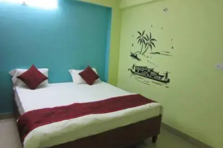 Room 4 of 13