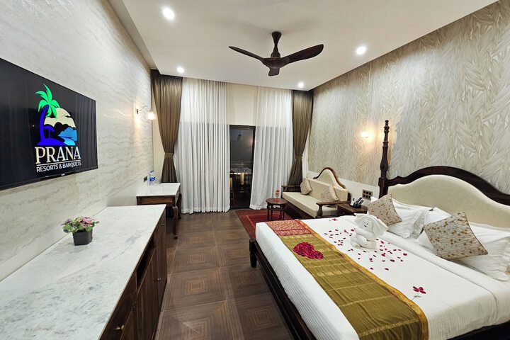 Room 3 of 106