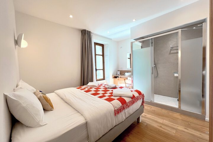Room 3 of 22