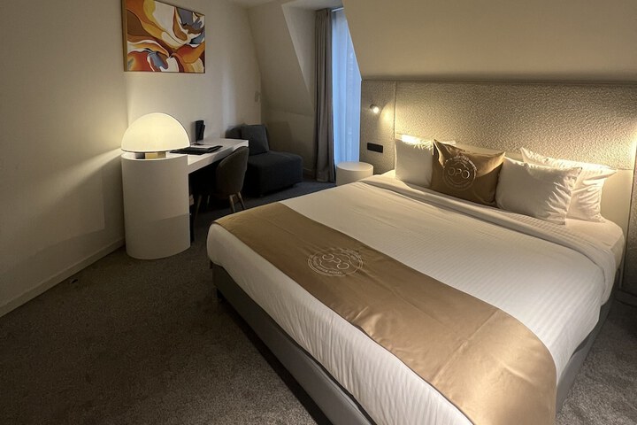 Room 65 of 105