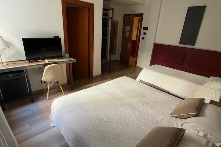 Room 9 of 78