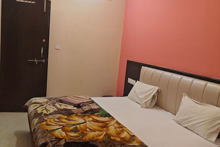 Room 3 of 27
