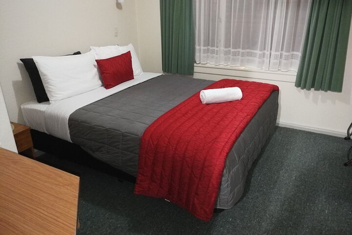 Room 23 of 100