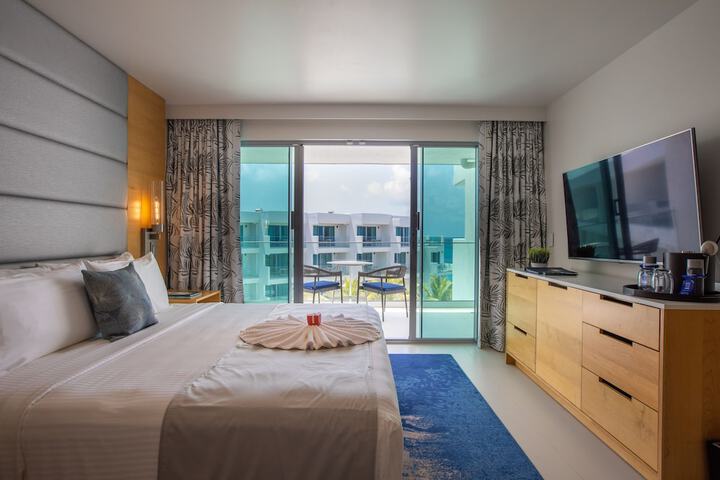 Room 40 of 100