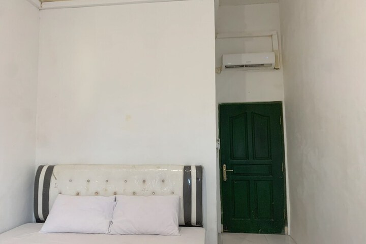 Room 15 of 23