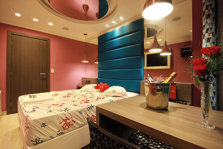 Room 21 of 62