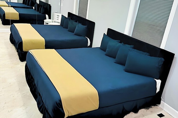 Standard | King Bed (4 of 7)